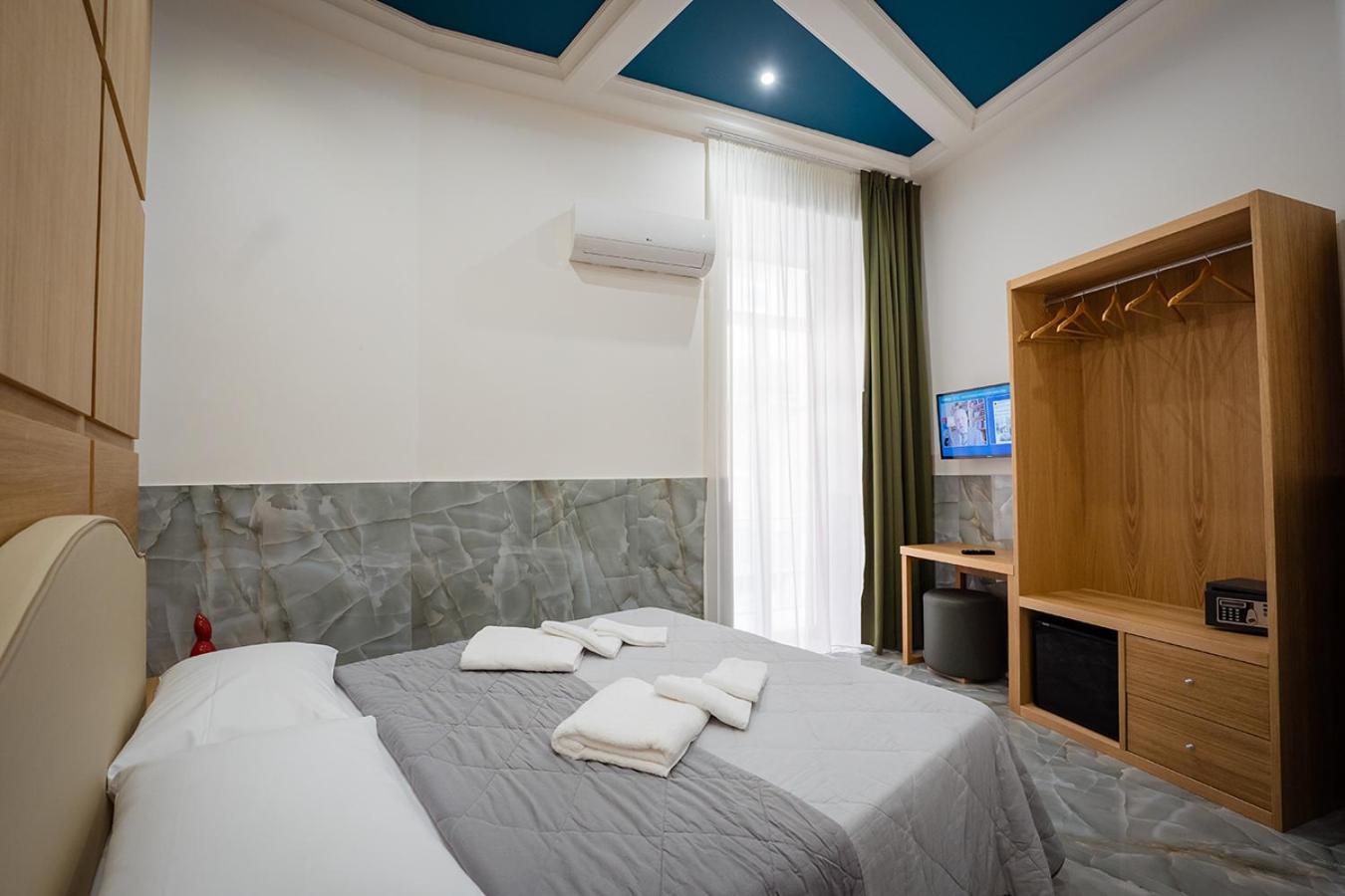 Medina H. Napoli Centro, By Clapa Group Hotel Exterior photo